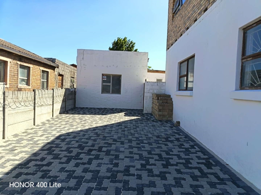 1 Bedroom Property for Sale in Bernadino Heights Western Cape
